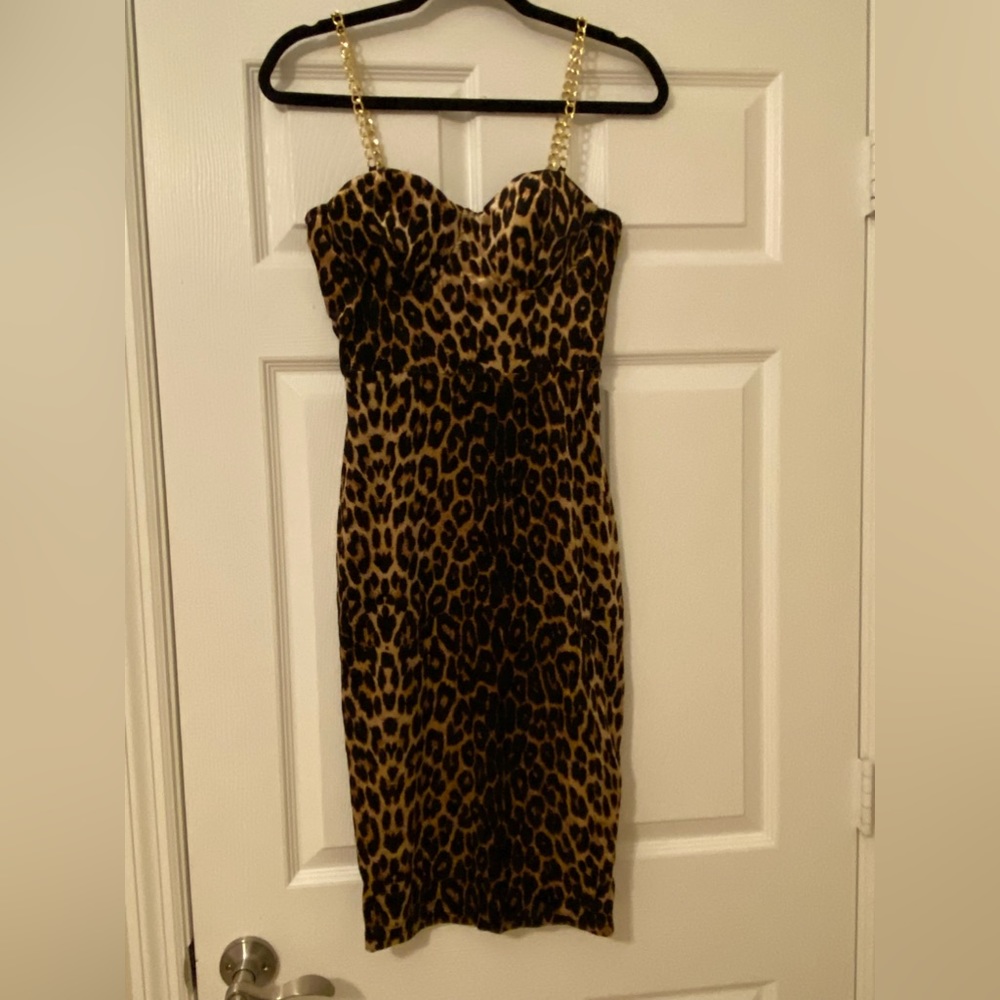 Animal print dress size M brand Fashion Nova